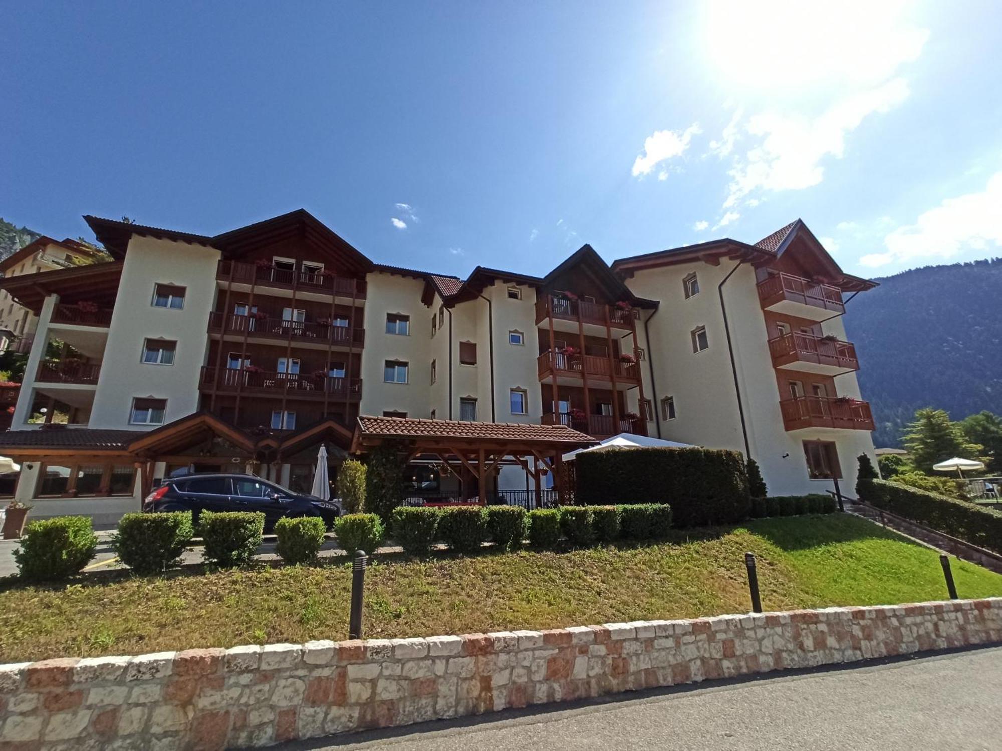 Hotel Zurigo Molveno Kültér fotó