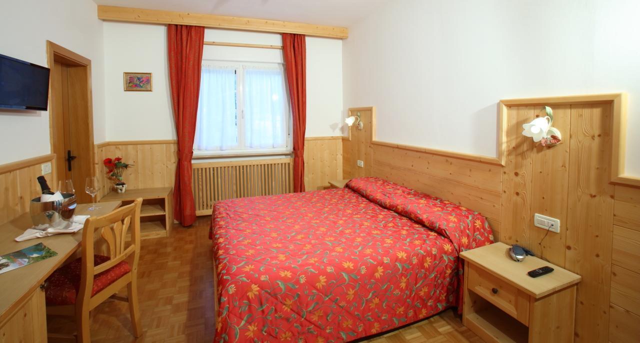 Hotel Zurigo Molveno Kültér fotó