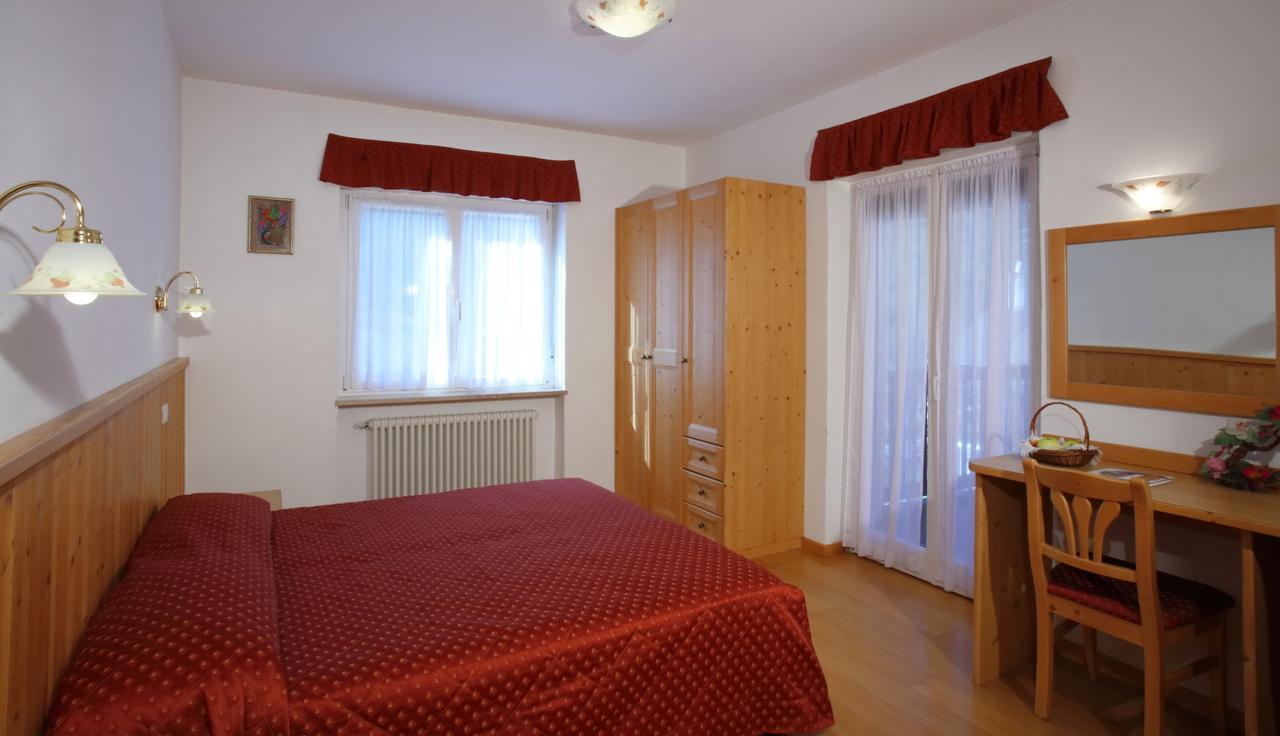Hotel Zurigo Molveno Kültér fotó