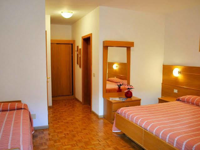 Hotel Zurigo Molveno Kültér fotó