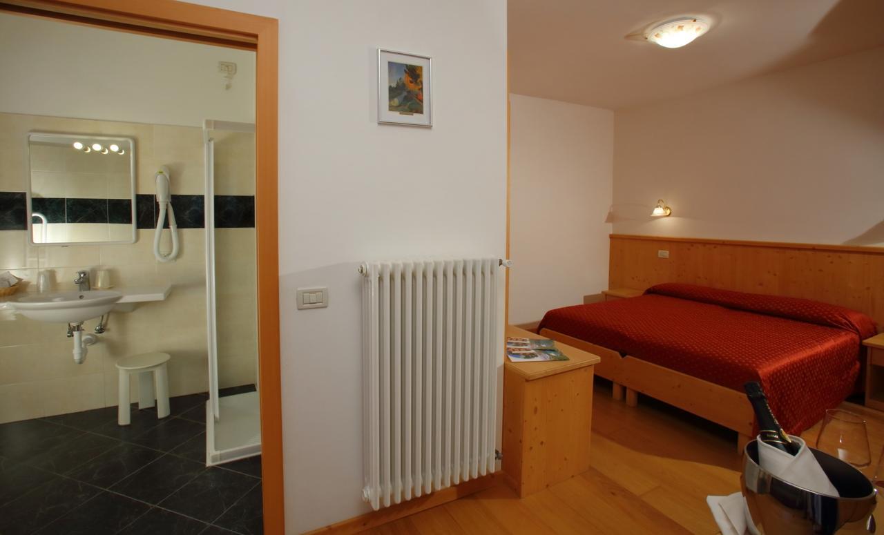 Hotel Zurigo Molveno Kültér fotó