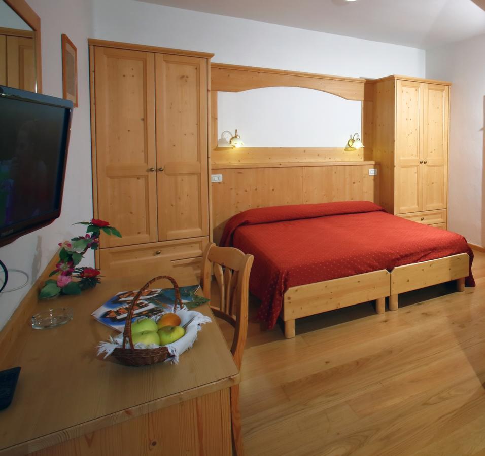Hotel Zurigo Molveno Kültér fotó
